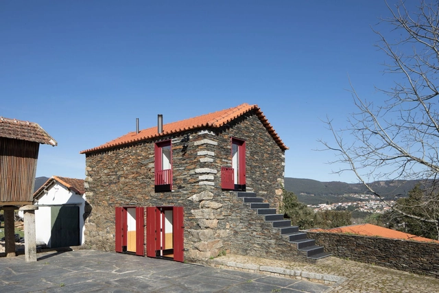 Casa JS / Pedro Mosca & Pedro Gonçalves Arquitectos - Fotografia de Exterior, Casas, Porta, Fachada