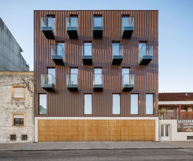  5ª Avenida Building / Mário Alves arquiteto - Exterior Photography, Residential, Facade, Door