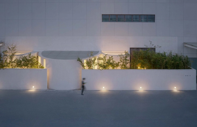 Casa de Zanotta Showroom / HAS design and research - Exterior Photography, Showroom, Facade
