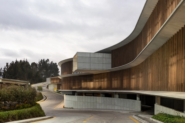 Sede Novopan / Diez + Muller Arquitectos - Fotografía exterior, Edificio De Oficinas, Fachada