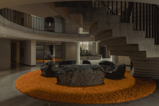 El arquitecto mexicano Miguel de la Torre diseña altar del Día de Muertos con 10,000 flores de cempasúchil - Imagen Principal