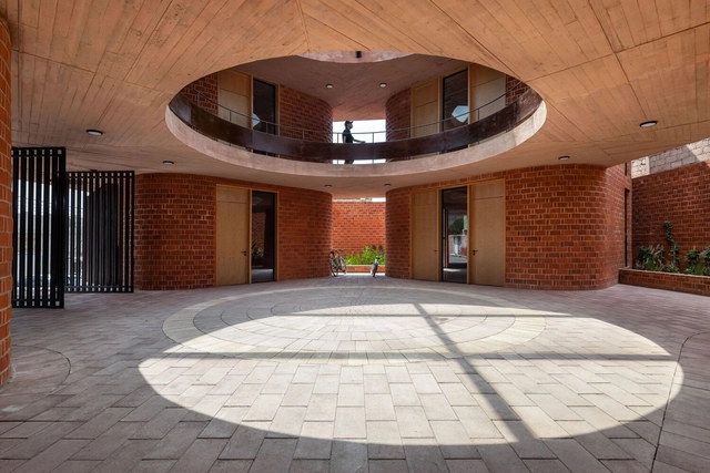 无直角幼儿园 / Taller de Arquitectura Miguel Montor - 室内图, 幼儿园, 表皮, 柱, 拱