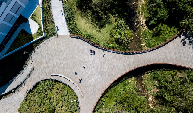 Parque Lineal de Córrego Grande / JA8 Arquitetura Viva - Fotografía exterior, Parque, Jardín, Arco