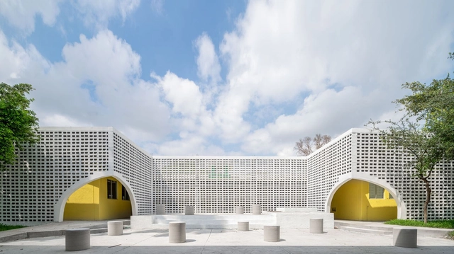 Centro comunitario Casa Nueva Esperanza / Proyecto Reacciona - Fotografía exterior, Centro Comunitario, Fachada, Arco