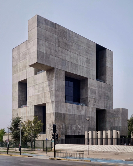 Desde Emilio Duhart a ELEMENTAL: la arquitectura chilena en hormigón según Jakub Sawosko - Imagen Principal