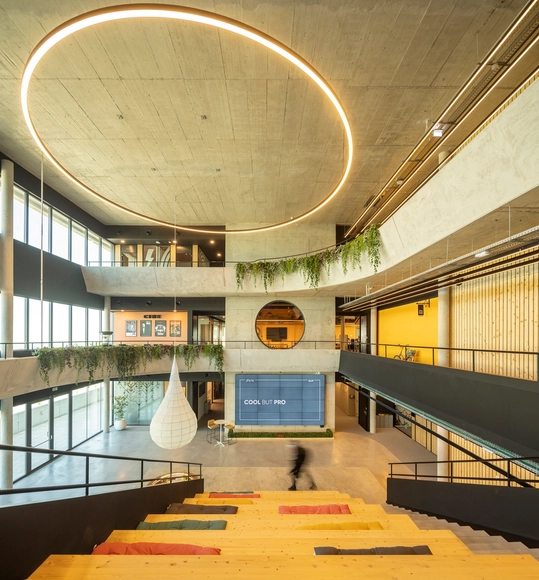 Sede da PHC Software / Openbook - Fotografia de Interiores, Edifícios De Escritórios, Escada