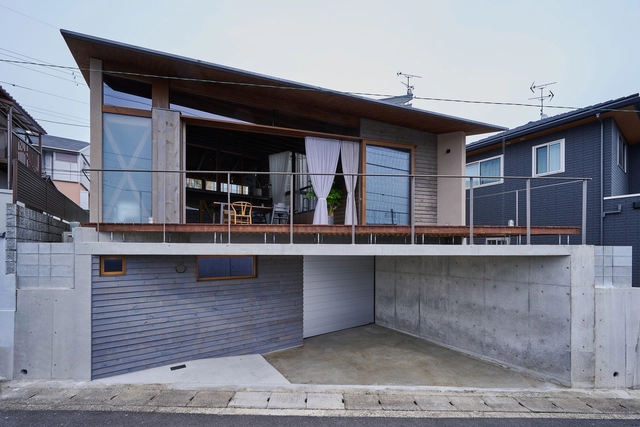 开放而私密，桃山长冈越中东町住宅 / OHArchitecture - 建筑图, 独立住宅, 表皮, 扶手