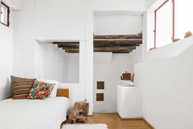 Armeiro House / Arkstudio - Interior Photography, Renovation, Bedroom, Beam, Table
