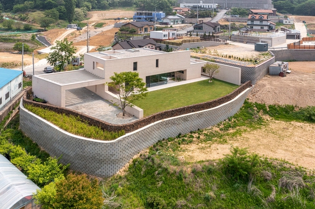 Five Courtyards House / Architecture Lab Boum - Exterior Photography, Houses, Garden, Facade