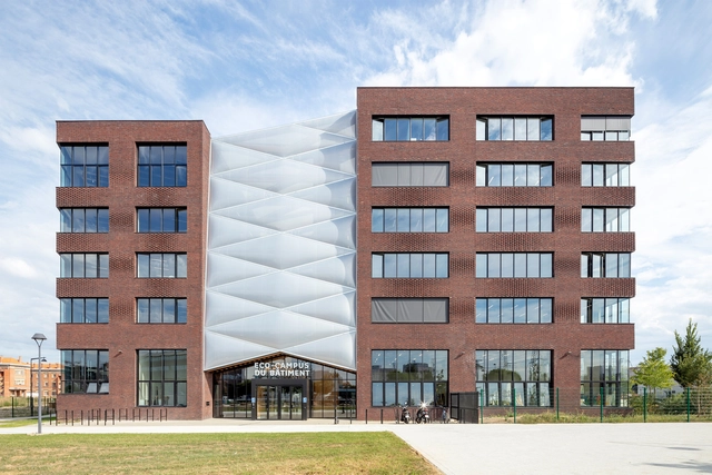 三角地处理，大巴黎生态校园 / PERIPHERIQUES Marin+Trottin Architectes - 建筑图, 教育建筑, 表皮