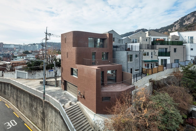 Casa Ogindan Dandan / SML - Fotografia de Exterior, Casas, Fachada, Urbano