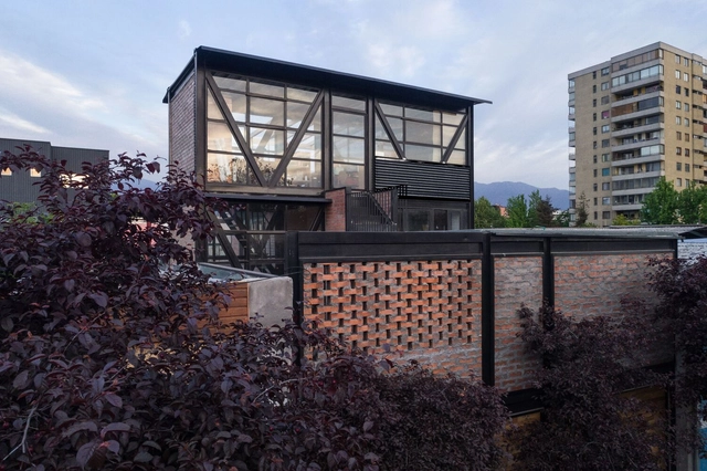 Casa Crédito / DX Arquitectos - Fotografia de Exterior, Casas, Fachada, Cerca, Corrimão