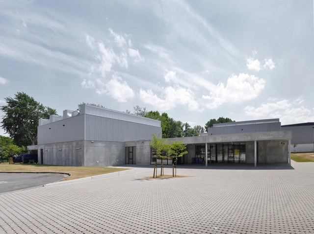 Escola Técnica KTA Brugge / Planomatic architecture + Radermacher & Schoffers Architekten - Fotografia de Exterior, Escolas, Fachada