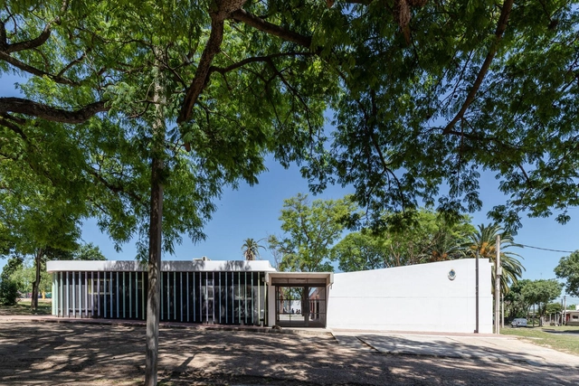 Jardín Inicial 399 / Juan Caorsi Castillo + ANEP - DSI - Fotografía exterior, Decoración Y Ornamento, Fachada