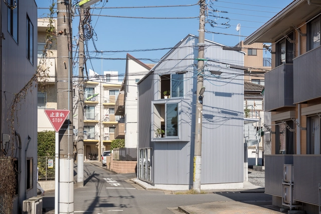 倾斜的天花板，公寓S  / 塚越宮下建筑事务所 - 建筑图, 独立住宅, 表皮, 阳台