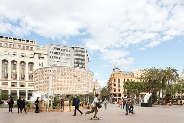 La Valentina Installation / El fabricante de espheras  - Exterior Photography, Temporary Installations, Facade