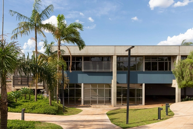 Base Compartilhada de Combustíveis de Ribeirão Preto / Estúdio Cidade - Edifícios De Escritórios