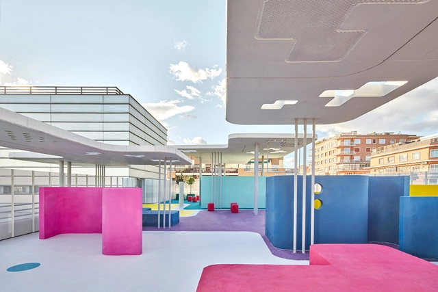 Cobertura Jardim do Hospital Materno Infantil O'Donnell / Padilla Nicás Arquitectos - Fotografia de Interiores, Instalações Médicas, Fachada