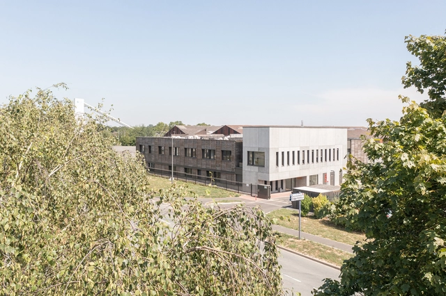 Centro de Pesquisa e Desenvolvimento Agronômico e Agroalimentar Grand Arras / Atelier Téqui Arquitectos - Fotografia de Exterior, Centro De Pesquisas, Fachada