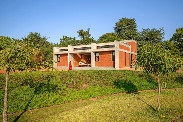 Refúgio Cool Shed / Vaissnavi Shukl - Fotografia de Exterior, Casas, Jardim, Fachada, Porta