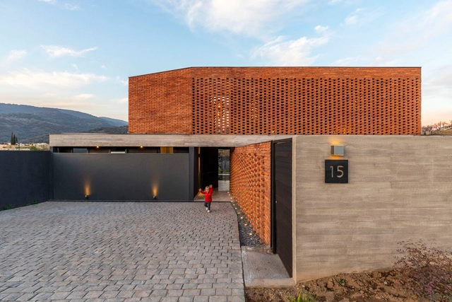 Ibañez-Concha House / elton_léniz - Exterior Photography, Houses, Door, Facade