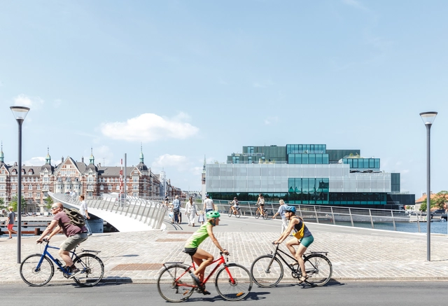 El futuro de la movilidad tiene dos ruedas: La arquitectura 'Bike-Friendly' de Copenhague - Imagen Principal