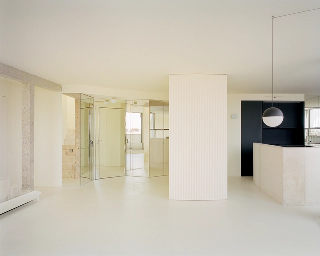 The Edge Apartment / Clément Lesnoff-Rocard - Interior Photography, Renovation, Facade, Door