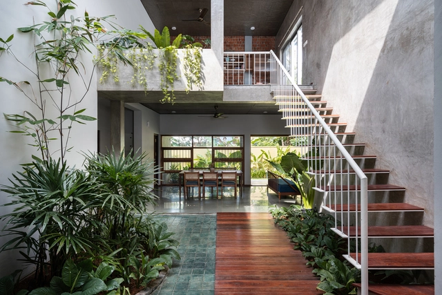 Residência HAVEN / VSP Architects - Fotografia de Interiores, Casas, Jardim, Escada, Fachada, Corrimão, Porta, Mesa, Cadeira