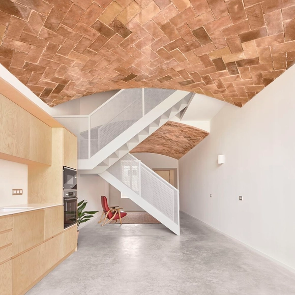 Casa Convent / Pineda Monedero - Fotografia de Interiores, Preservação Histórica, Viga, Corrimão, Arco, Fachada