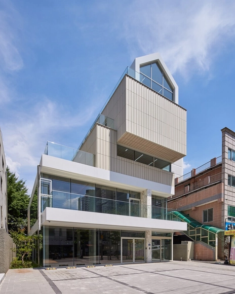 Sucursal de DK / skimA - Fotografía exterior, Arquitectura Comercial, Fachada