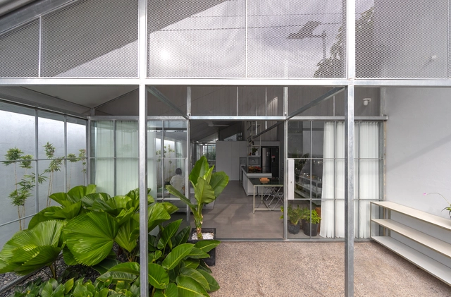 Casa Binh Thuan / MIA Design Studio - Fotografía interior, Casas, Jardín, Fachada, Puerta, Escaleras, Barandas