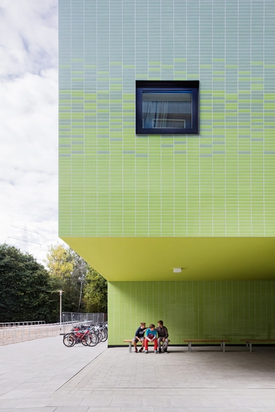 Playing with Hues and Shades: The Power of Color in Building Facades - Featured Image
