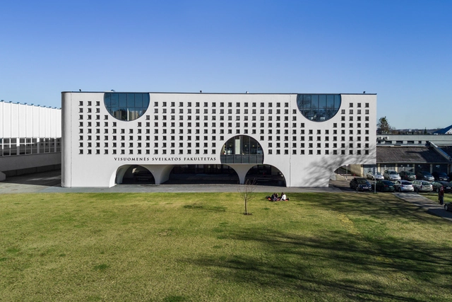 Universidad Lituana de Ciencias de la Salud Academia de Medicina Facultad de Salud Pública / Architectural Bureau G.Natkevicius & Partners - Fotografía exterior, Universidad, Fachada