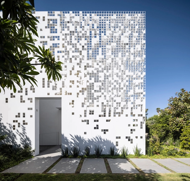 一堵“逐渐消失”的墙，溶解像素屋 / Anderman Architects - 建筑图, 独立住宅, 花园, 表皮