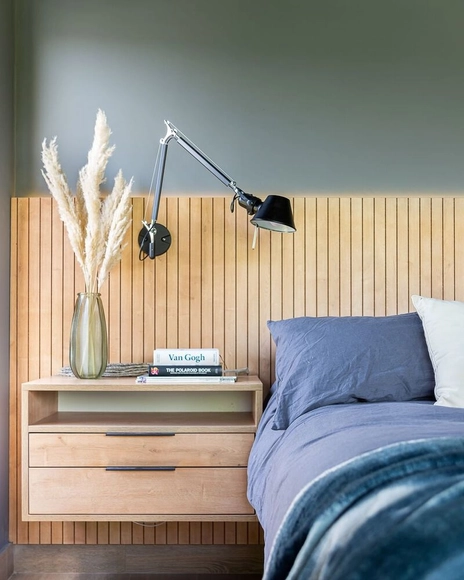 Cómo revitalizar espacios con madera en formato ranurado - Imagen Principal
