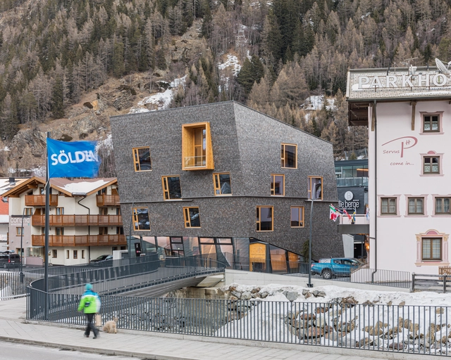 Ötztal Tourist Center / Obermoser + partner architekten - Exterior Photography, Offices, Facade, Fence