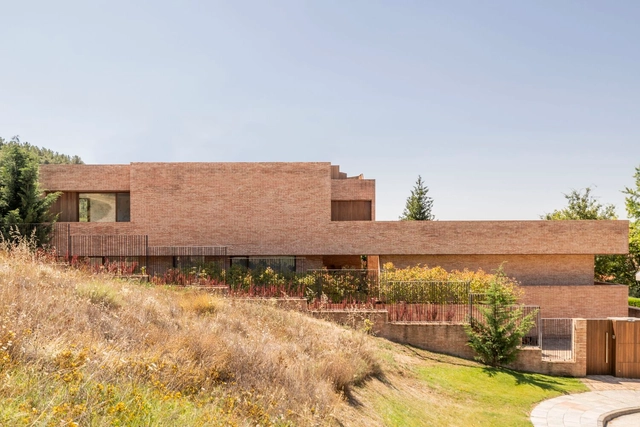 Casa en el bosque / Rodrigo Nuñez Arquitectos - Fotografía exterior, Casas, Fachada