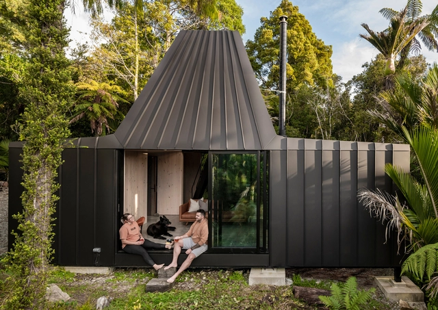 Biv Punakaiki Cabin / Fabric - Exterior Photography, Cabins & Lodges, Garden, Facade