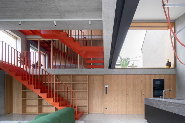 NA Rade 住宅 / NOIZ architekti - 室内图, 独立住宅, 楼梯, 表皮, 扶手, 梁