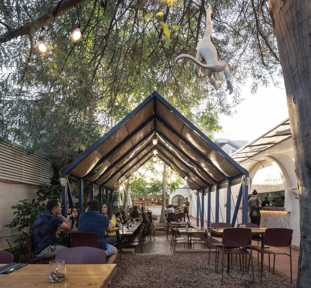 Restaurante Verde Sazón / Estudio Well Interiorismo - Fotografía exterior, Restaurant, Jardín, Sillas, Mesas