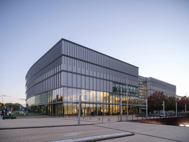 鹿特丹伊拉斯姆斯大学体育场馆 / VenhoevenCS - 建筑图, 体育建筑, 表皮