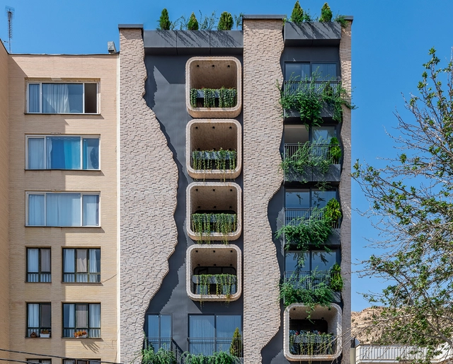 Koohsar Residential Apartment  / Ashari Architects - Exterior Photography, Residential, Facade, Balcony