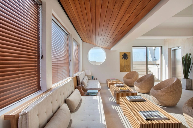 Janeiro Hotel / Siqueira + Azul Arquitetura - Interior Photography, Hotels, Bedroom, Beam, Table, Chair
