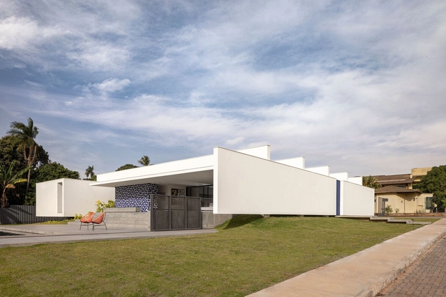 Casa Galeria / BLOCO Arquitetos - Fotografia de Exterior, Casas, Fachada