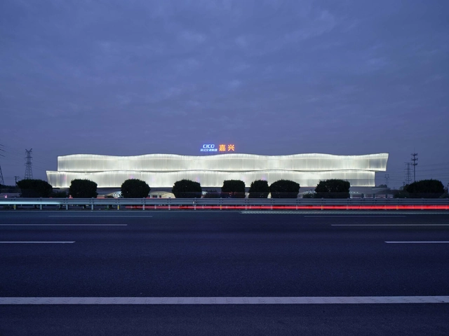 沪杭高速嘉兴服务区：公路上的综合体 / goa大象设计 - 建筑图, 休息区