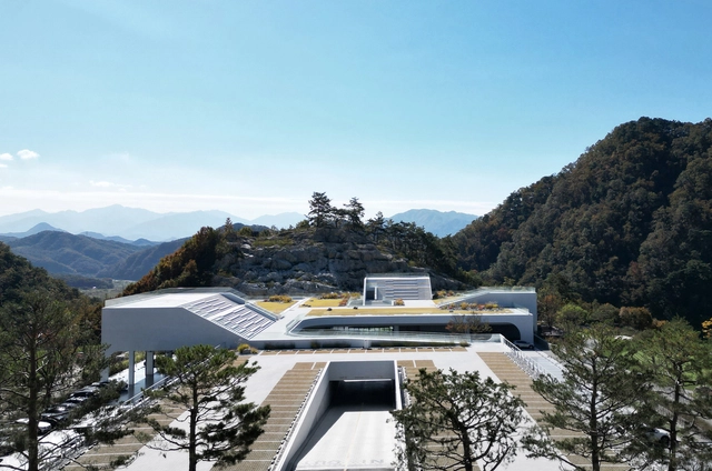 Seongmunan CC Clubhouse / LESS ARCHITECTS - Exterior Photography, Sports Architecture, Facade
