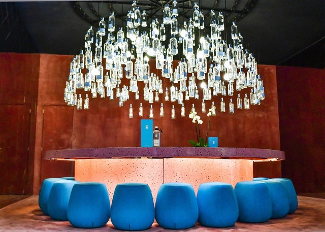 Tatiana Bilbao diseña "Tasting Room" para Tequilera Casa Dragones en Art Basel Miami Beach 2022 - Imagen Principal