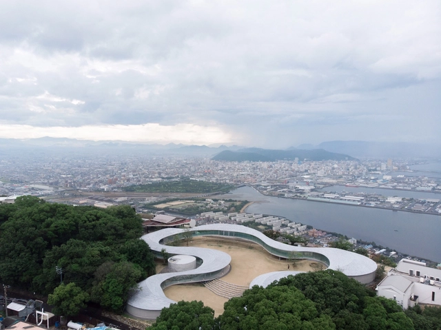 Parque de la Cima de la Montaña de Yashima / SUO + Style-A - Fotografía exterior, Parque, Urbano, Costa