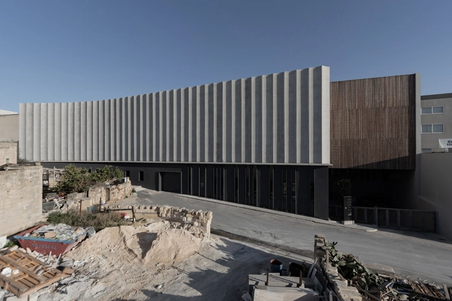 Fábrica e Escritórios da SAW / Chris Briffa Architects - Fotografia de Exterior, Fábrica, Fachada