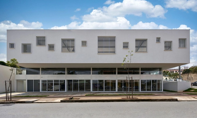 Centro Comercial Esplanada / Play Arquitectura - Fotografía exterior, Centros Comerciales, Fachada, Puerta